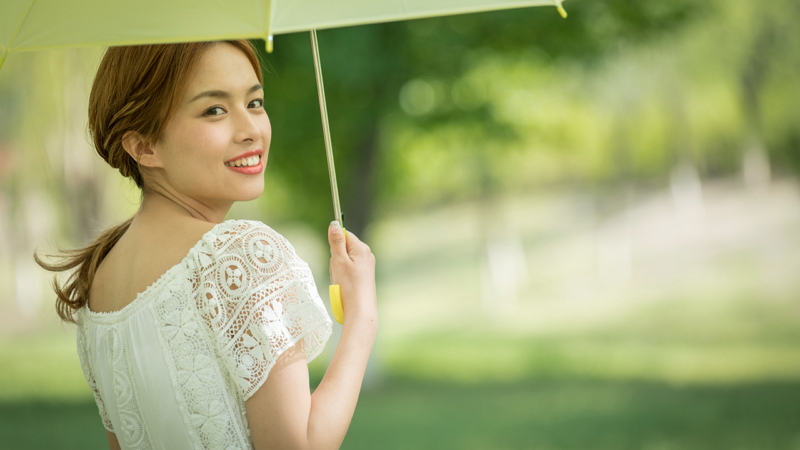 눈부신 여름 햇살 아래 더욱 늘어나는 ‘광노화’?